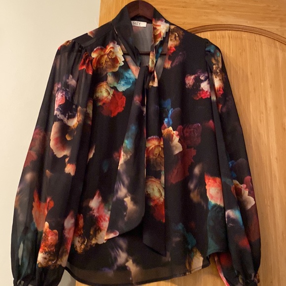 Floral Print Blouse With Bow - Picture 2 of 5